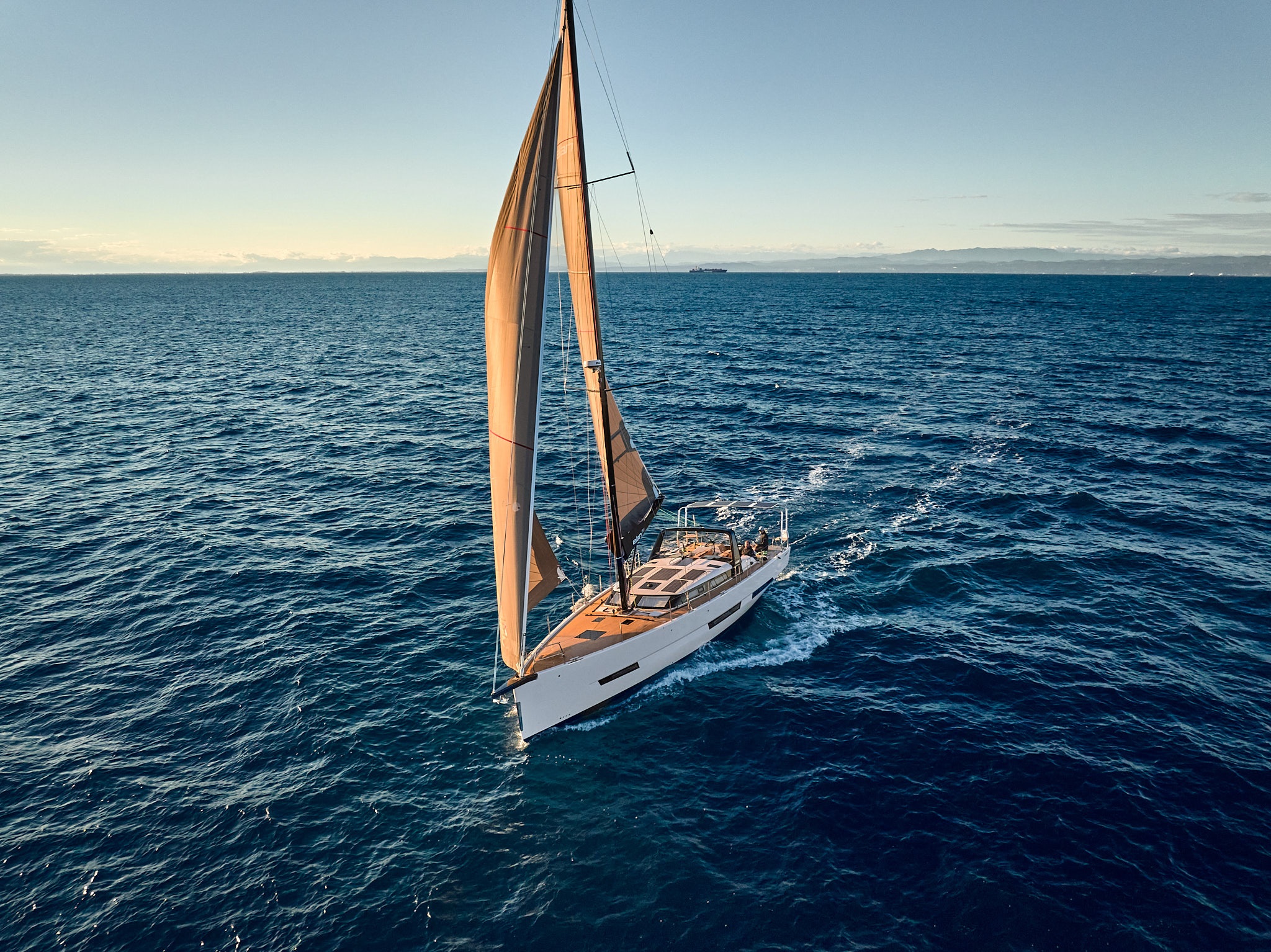 vista exterior velero elan-gt6X
