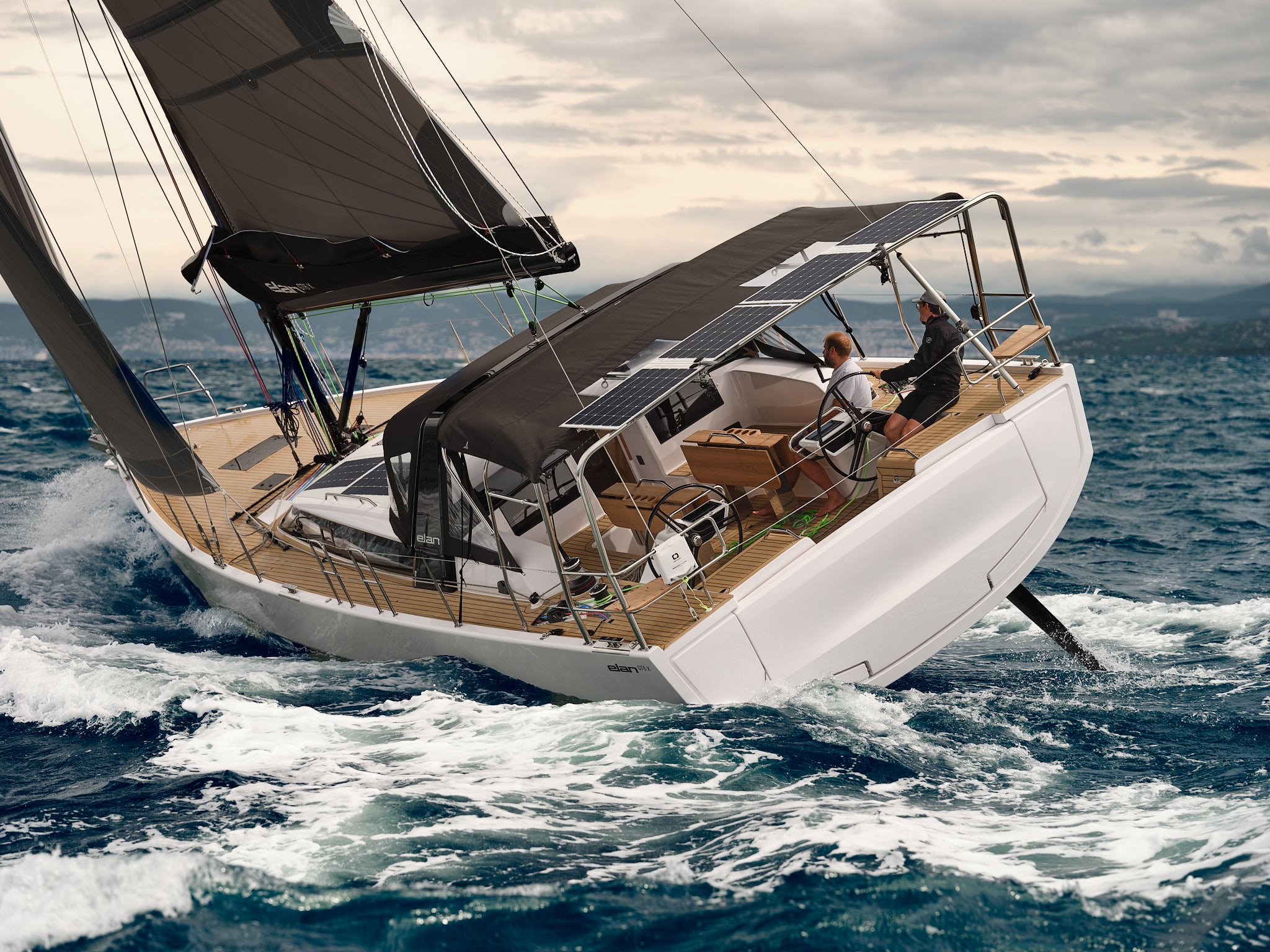 vista exterior velero elan-gt6X